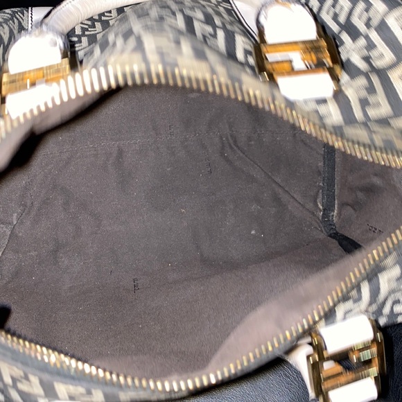 🔥🔥🔥Authentic Fendi Zucca Leather Trim Boston Satchel Handbag - Picture 9 of 16